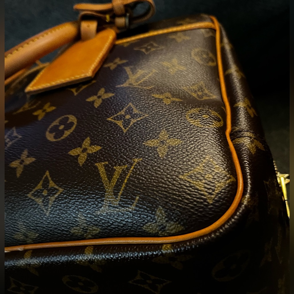 SOLD $800 LV Deauville - beautiful vintage condition. - Picture 10 of 16
